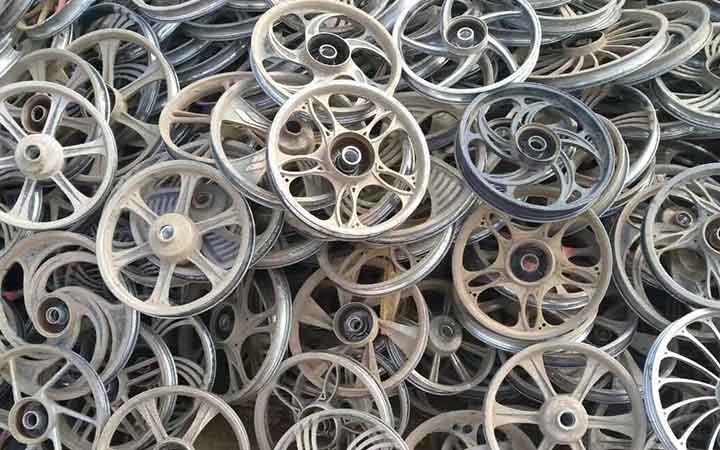 輪轂破碎機工作原理